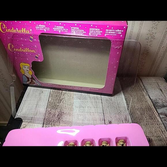 Wonderful Cinderella Baby Mouse Playset special from the Disney Store - Picture 4 of 9